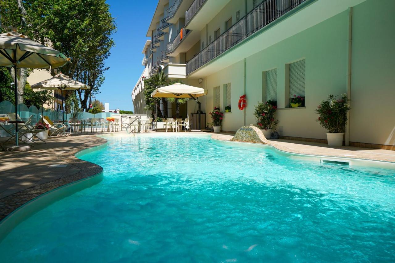 Hotel Pineta Bellaria – Igea Marina Kültér fotó