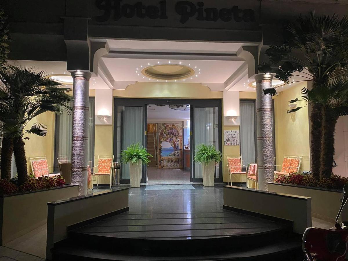 Hotel Pineta Bellaria – Igea Marina Kültér fotó