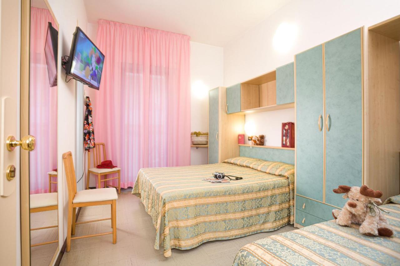 Hotel Pineta Bellaria – Igea Marina Kültér fotó