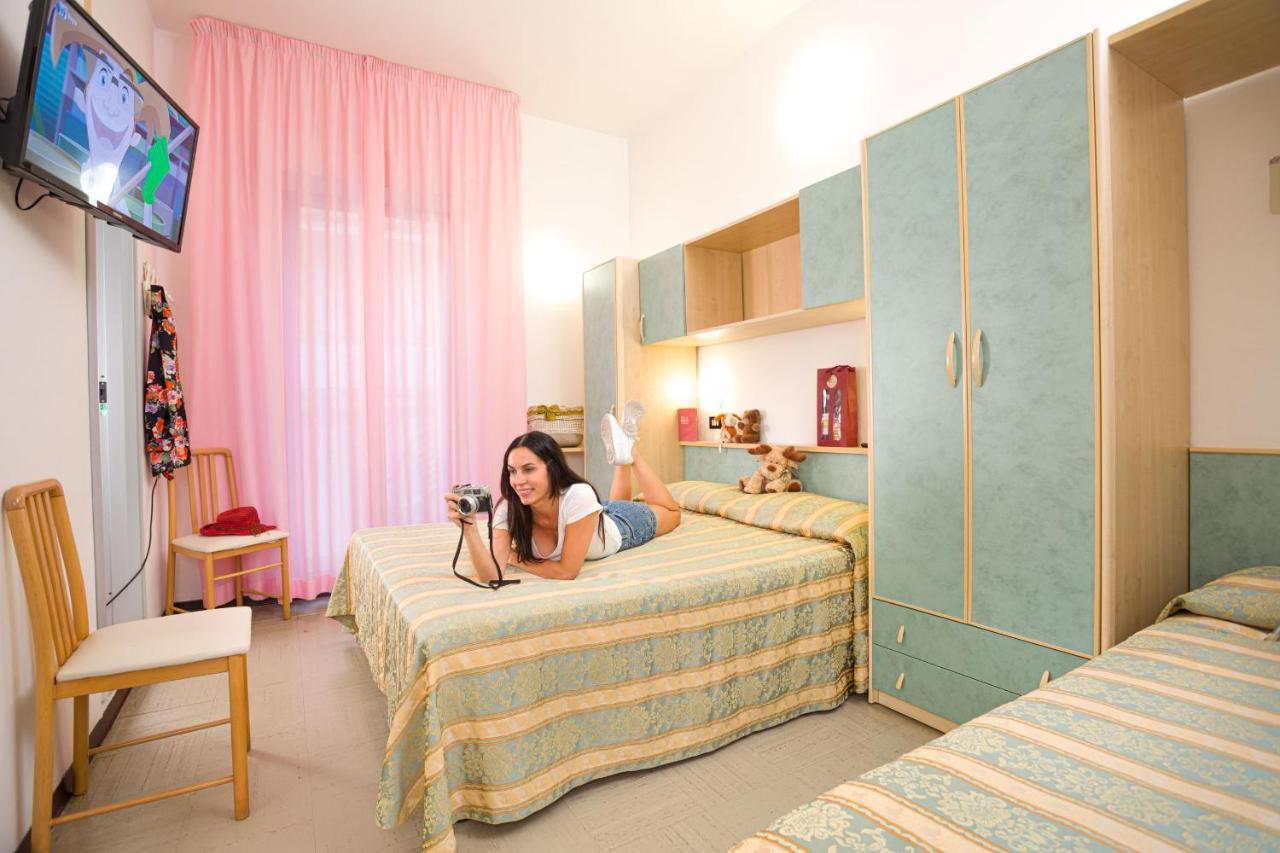 Hotel Pineta Bellaria – Igea Marina Kültér fotó