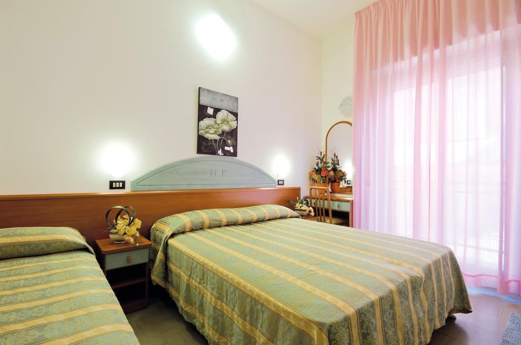 Hotel Pineta Bellaria – Igea Marina Szoba fotó
