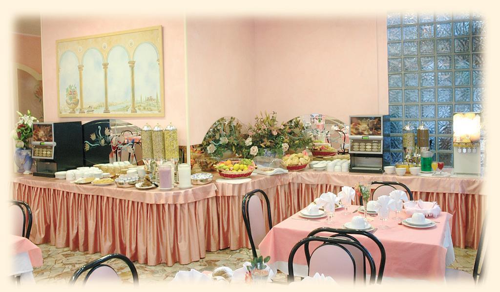 Hotel Pineta Bellaria – Igea Marina Kültér fotó