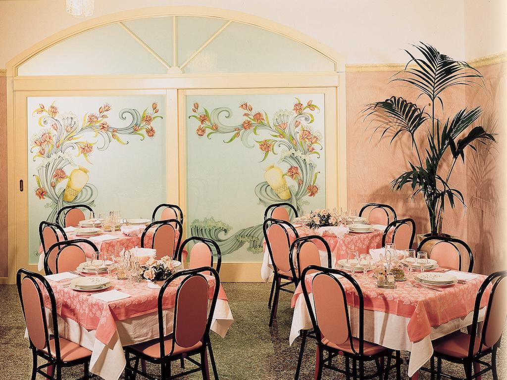 Hotel Pineta Bellaria – Igea Marina Kültér fotó