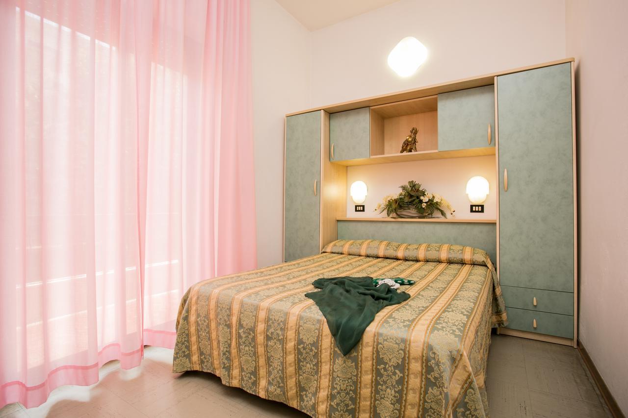 Hotel Pineta Bellaria – Igea Marina Kültér fotó